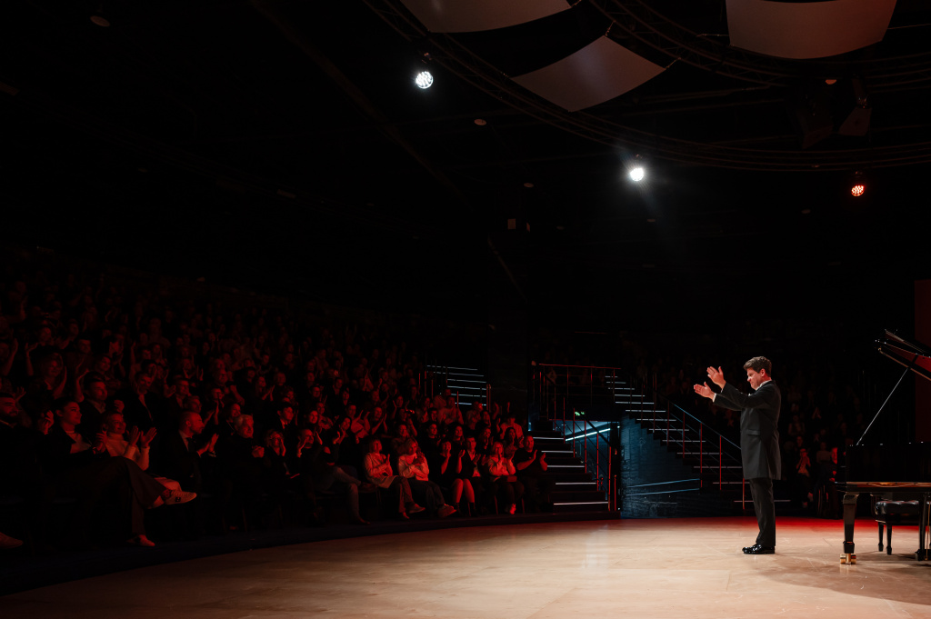 SIRIUS-289249.jpg SIRIUS-289249.jpg