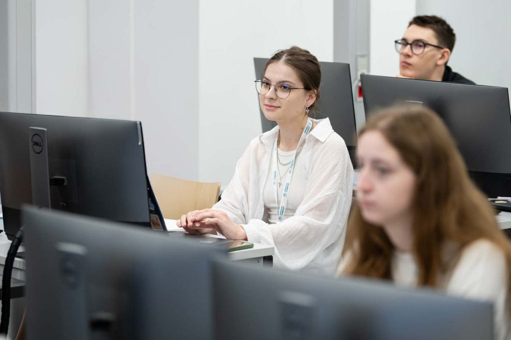 Z01_5313.jpg Z01_5313.jpg